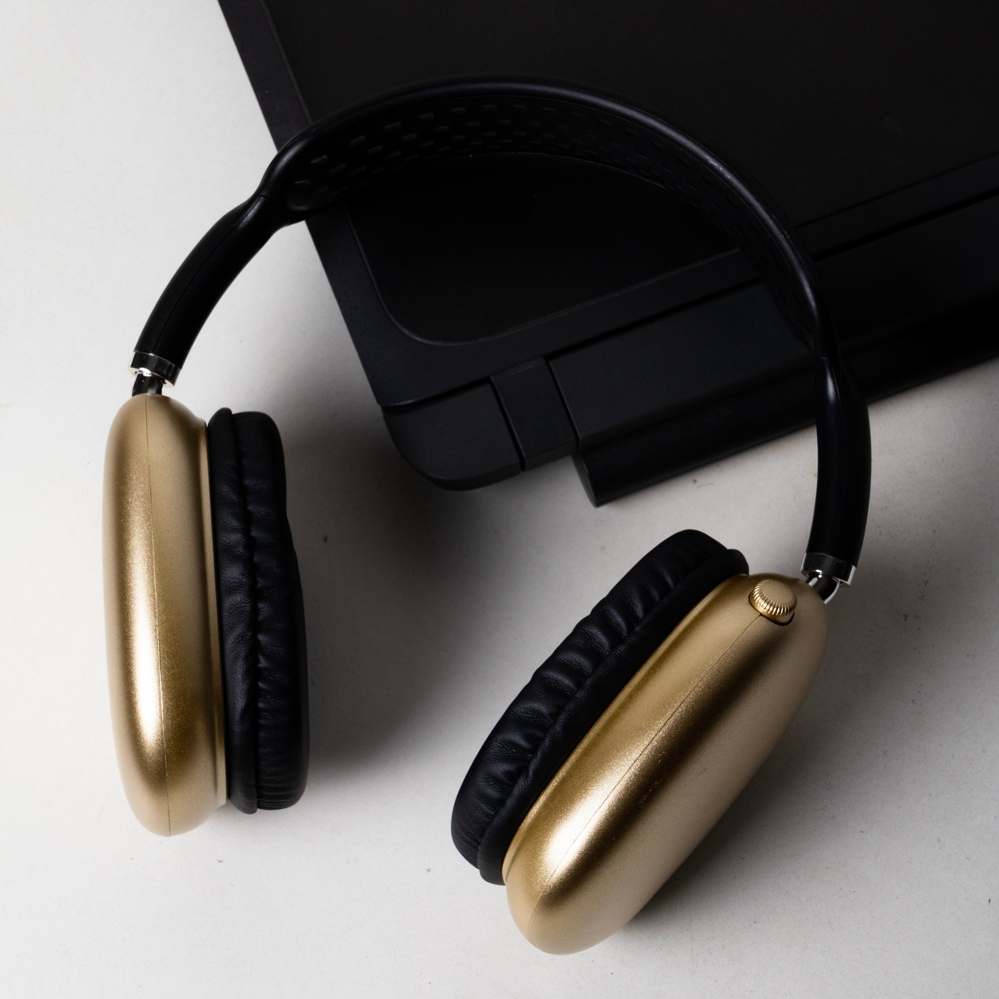 AirPods  Max (Gold - Black Edition)